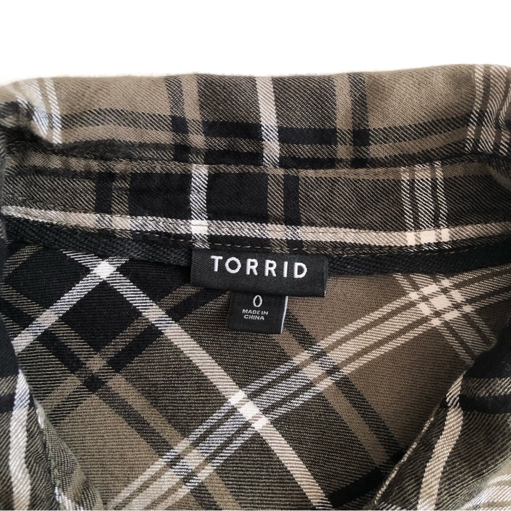 TORRID Challis Plaid Button Shirt Green Size 0 - Picture 4 of 7